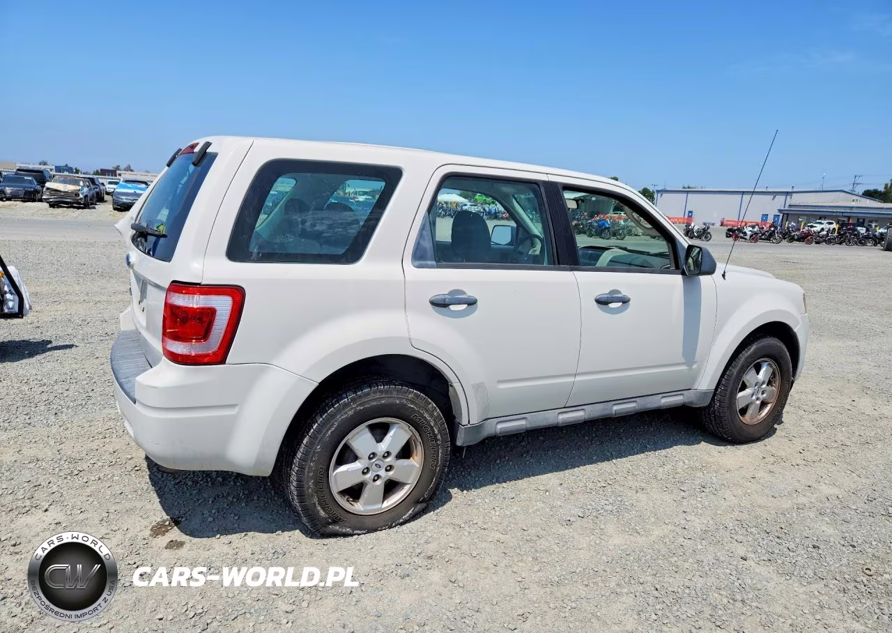 2009 Ford Escape Xls VIN:1FMCU02719KC59072 - 3