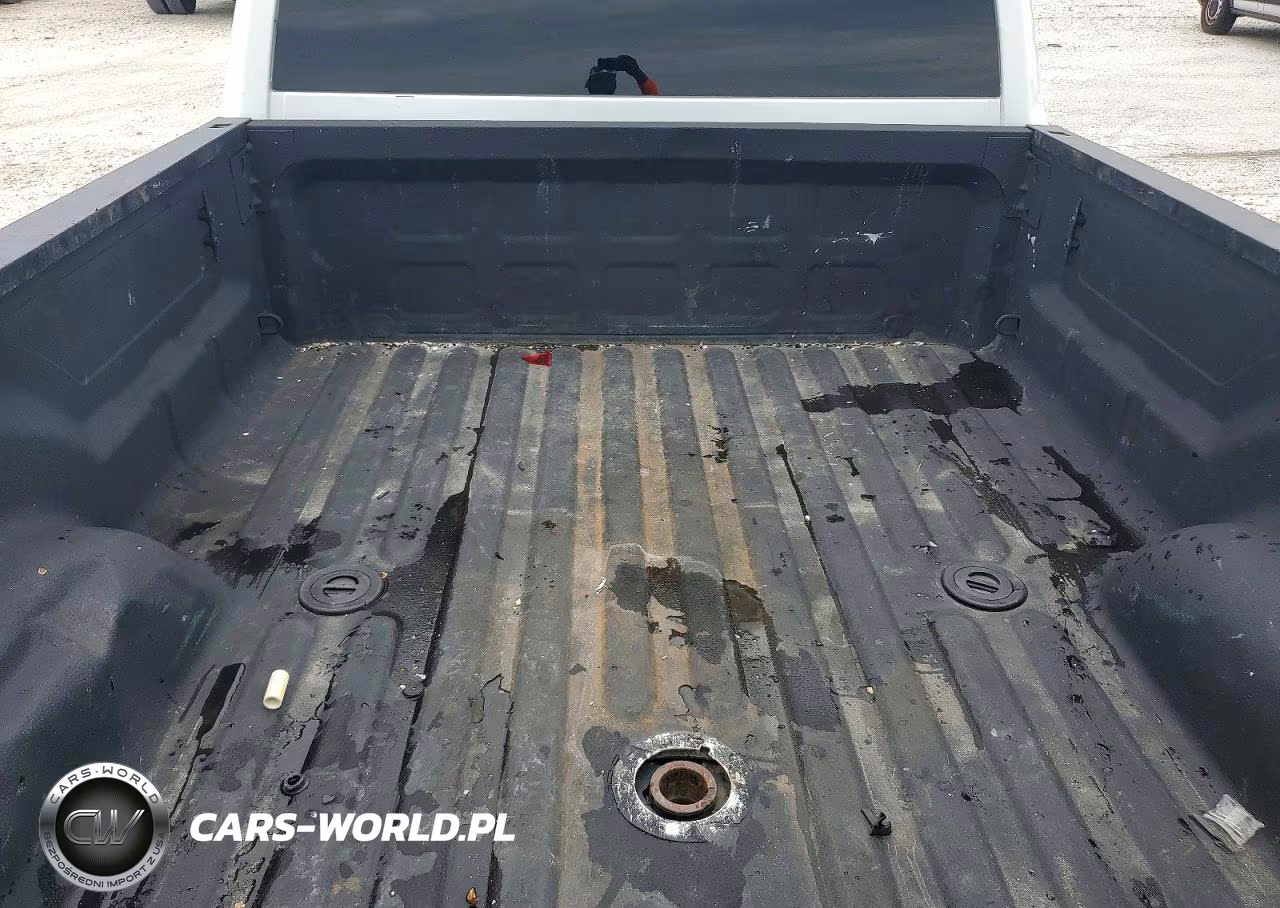 2023 Ram 2500 Tradesman VIN:3C6UR5HLXPG536793 - 10