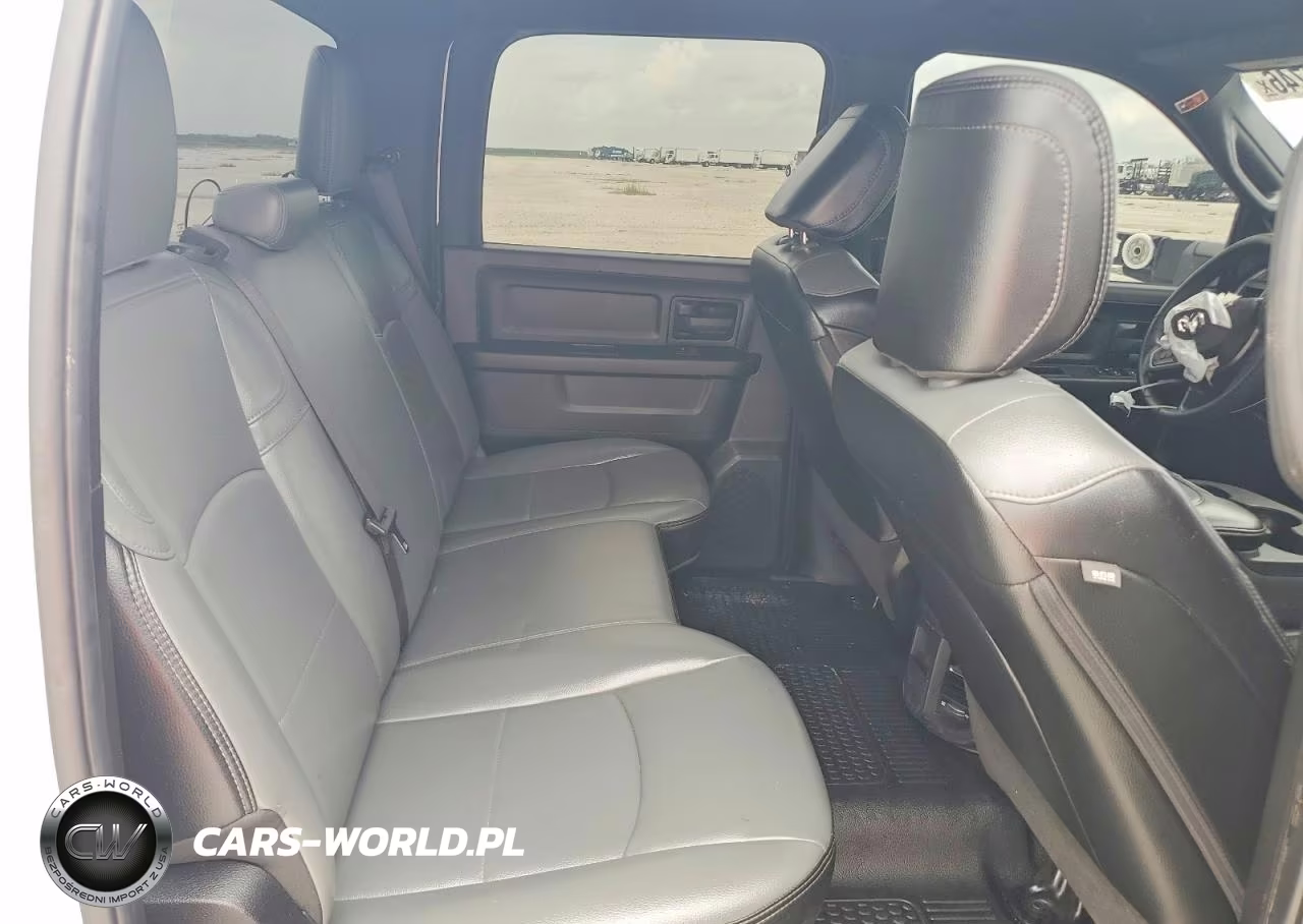 2023 Ram 2500 Tradesman VIN:3C6UR5HLXPG536793 - 11