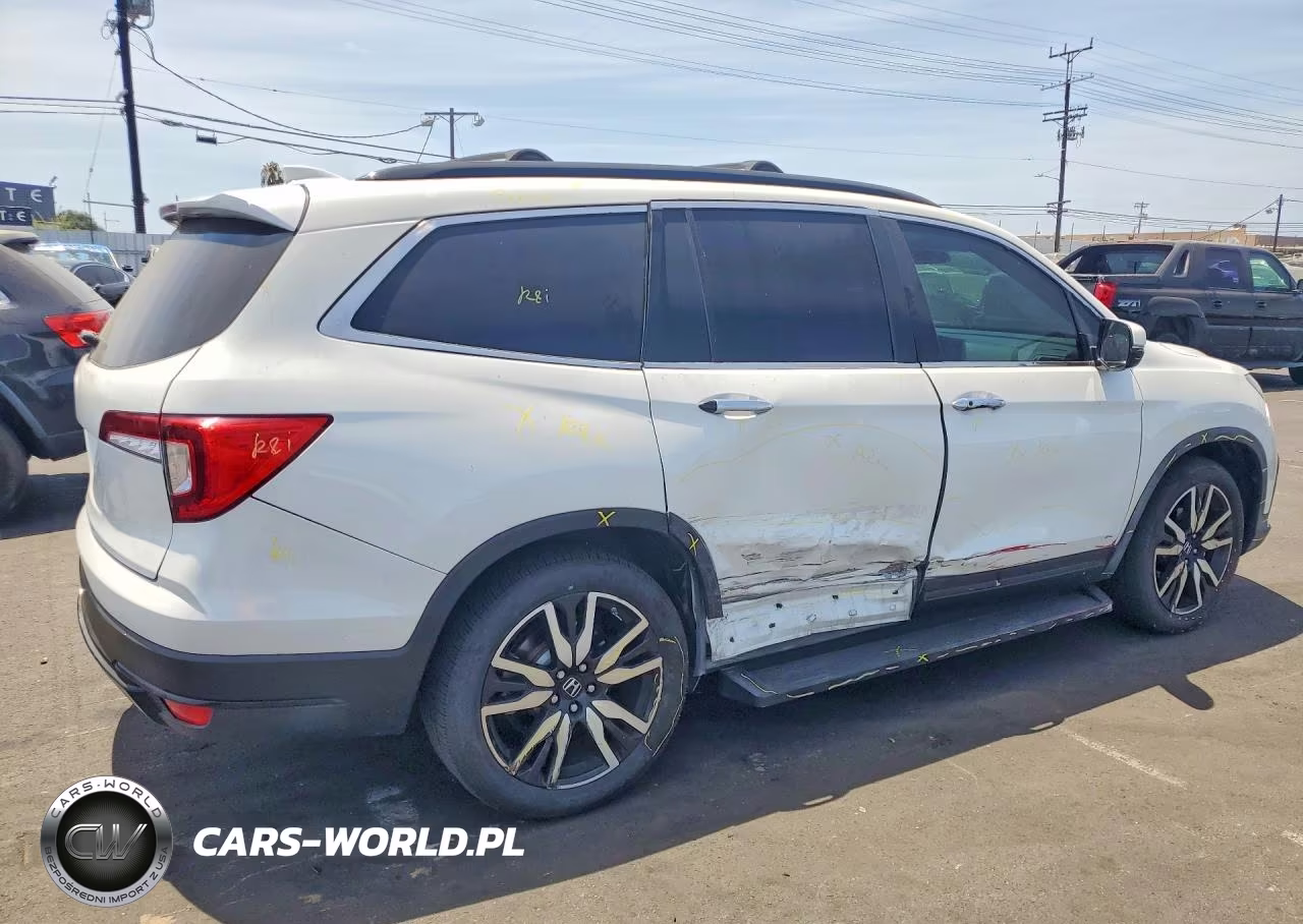 2020 Honda Pilot Touring VIN:5FNYF6H95LB002338 - 3