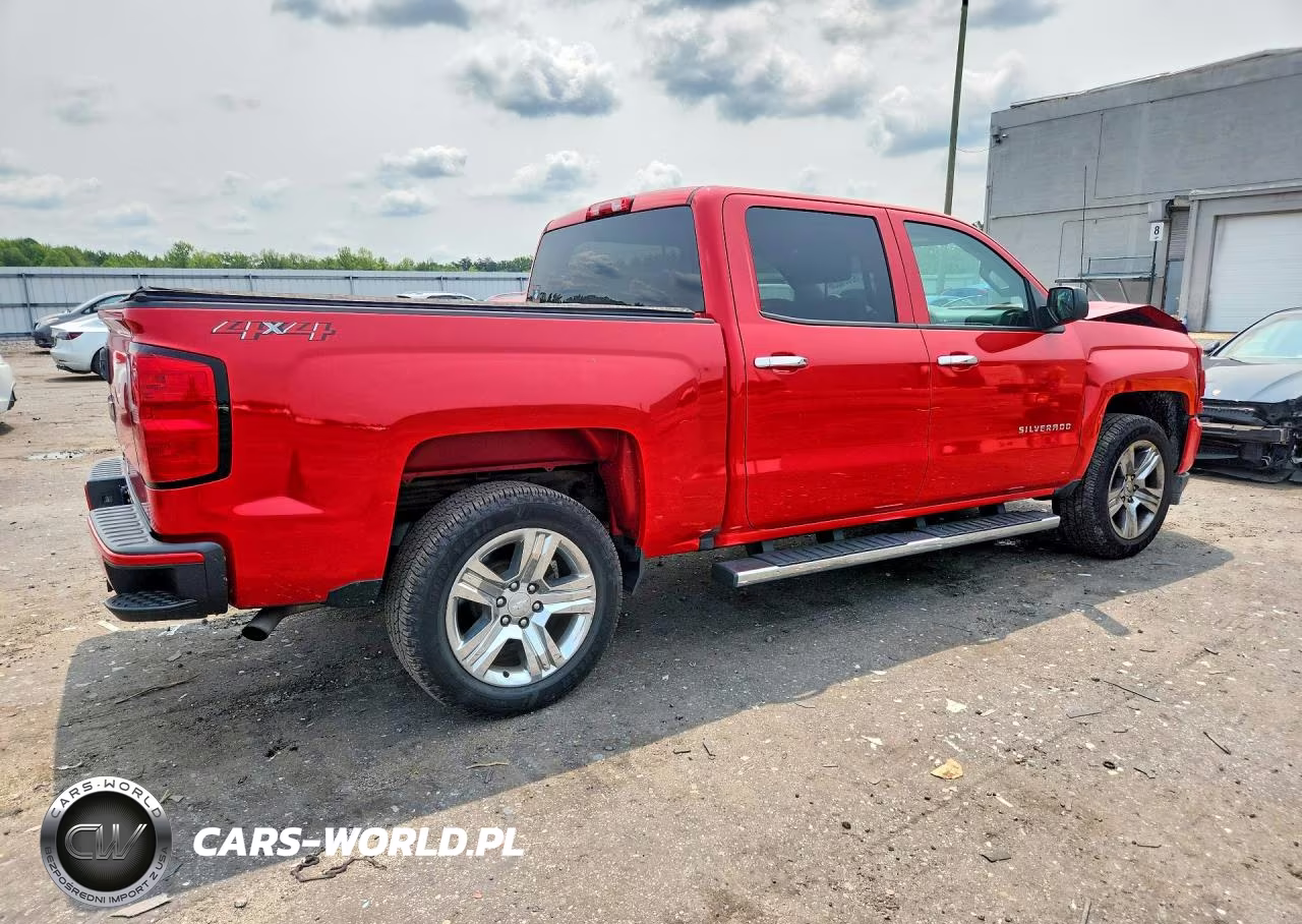 2018 Chevrolet Silverado K1500 Custom VIN:3GCUKPEC2JG239585 - 3