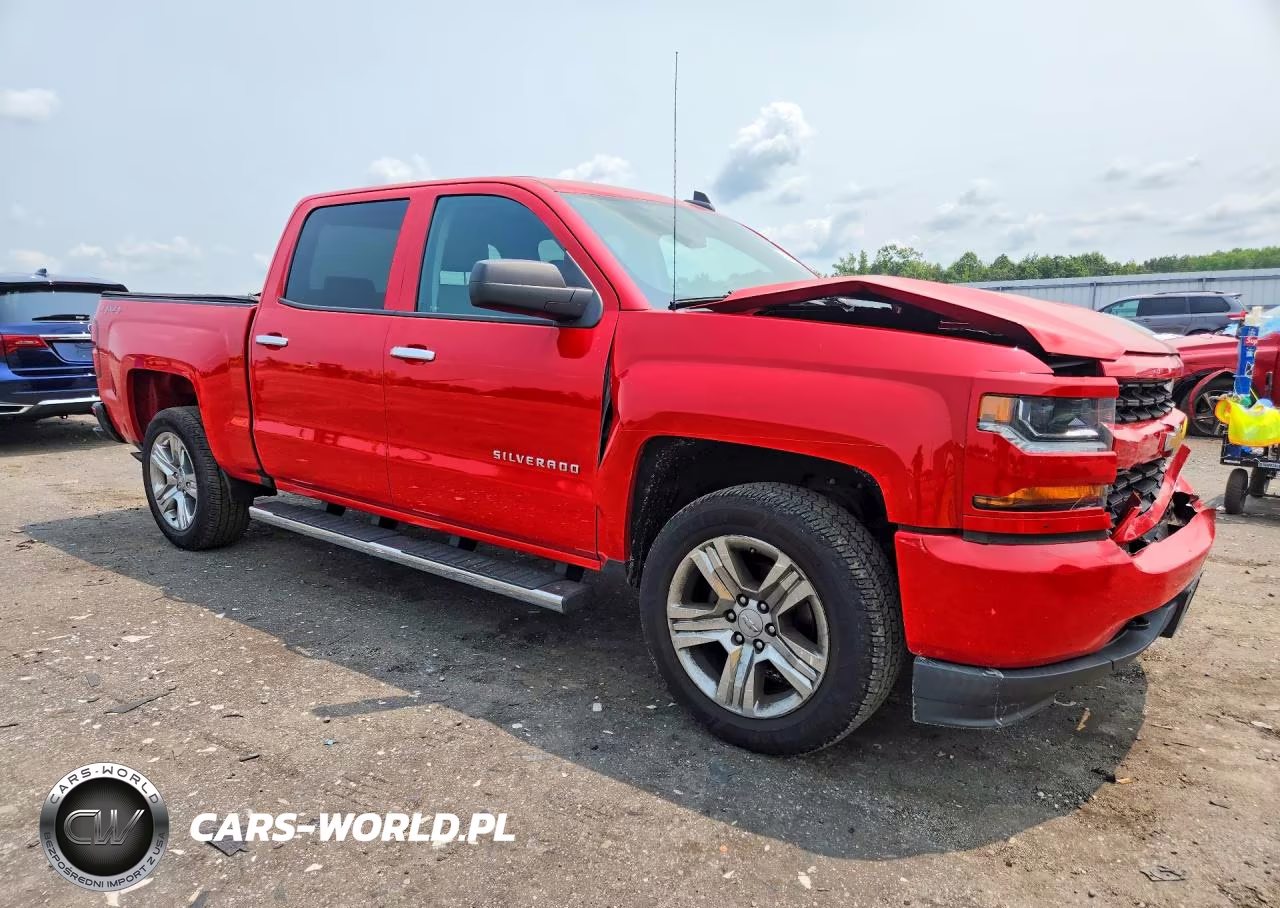 2018 Chevrolet Silverado K1500 Custom VIN:3GCUKPEC2JG239585 - 4