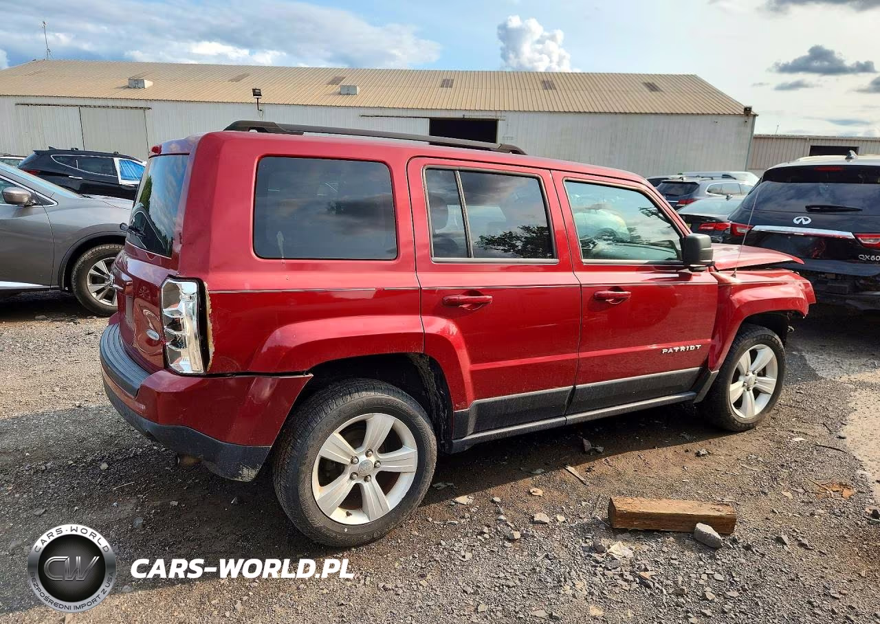 2014 Jeep Patriot Latitude VIN:1C4NJRFB9ED629983 - 3