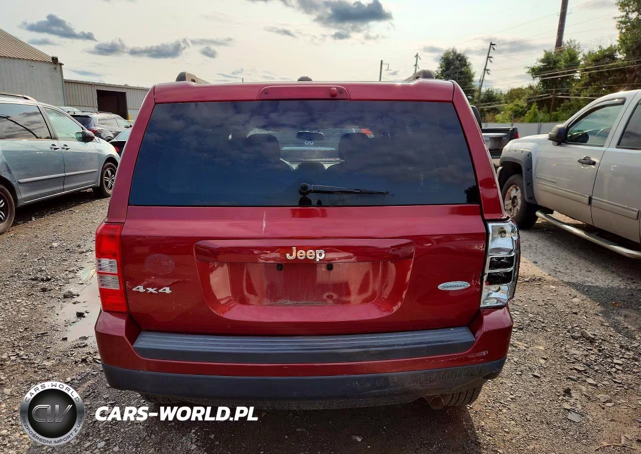 2014 Jeep Patriot Latitude VIN:1C4NJRFB9ED629983 - 6