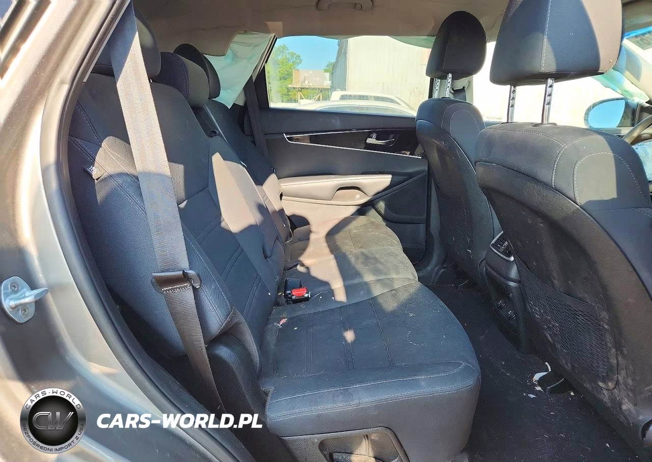 2019 Kia Sorento Lx V6 VIN:5XYPGDA57KG492177 - 11