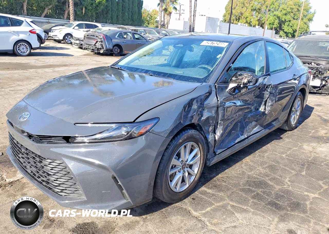 2025 Toyota Camry Le – zdjęcie 1 z 13