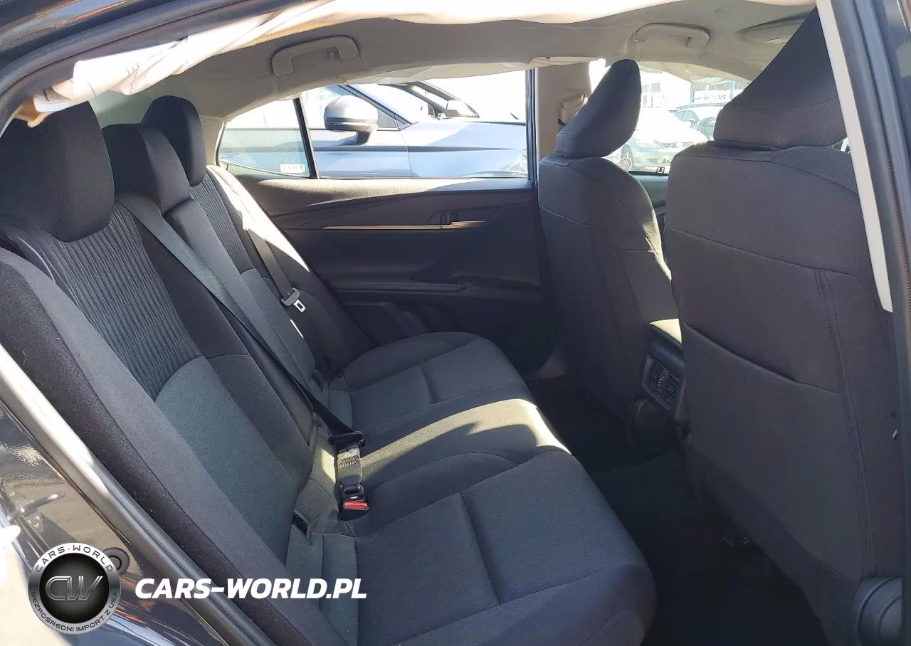 2025 Toyota Camry Le VIN:4T1DAACK1SU103694 - 10