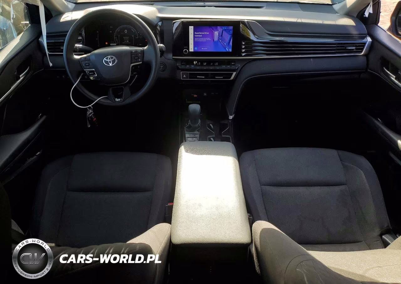 2025 Toyota Camry Le VIN:4T1DAACK1SU103694 - 8