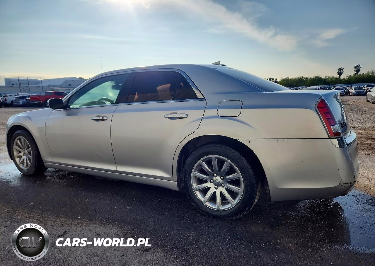 2012 Chrysler 300 Limited VIN:2C3CCACGXCH210354 - 4