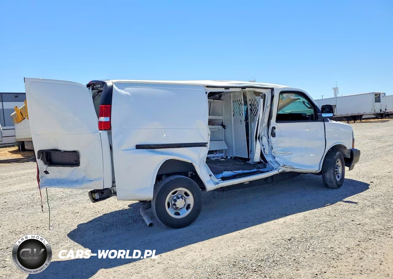 2023 Chevrolet Express G2500 VIN:1GCWGAFP9P1220628 - 3