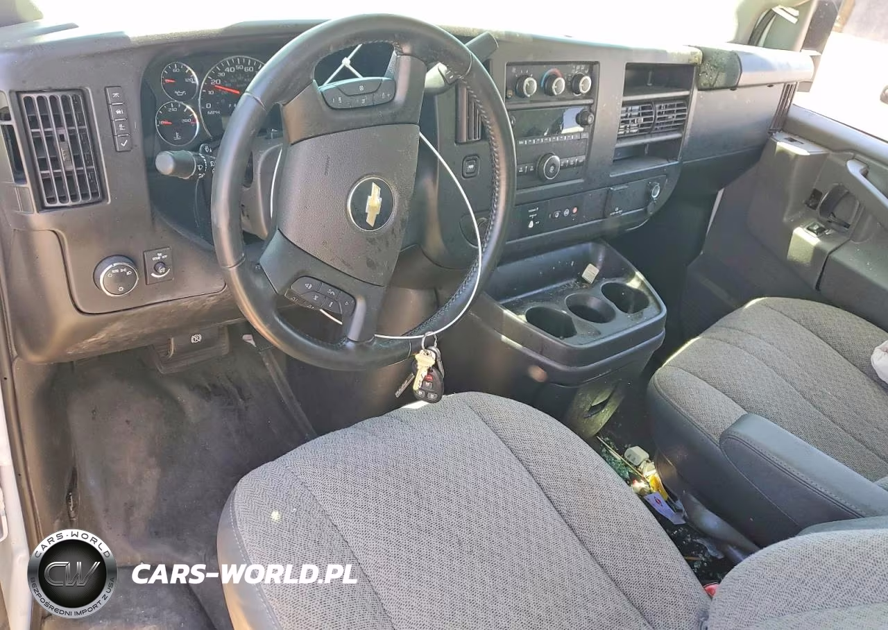 2023 Chevrolet Express G2500 VIN:1GCWGAFP9P1220628 - 8