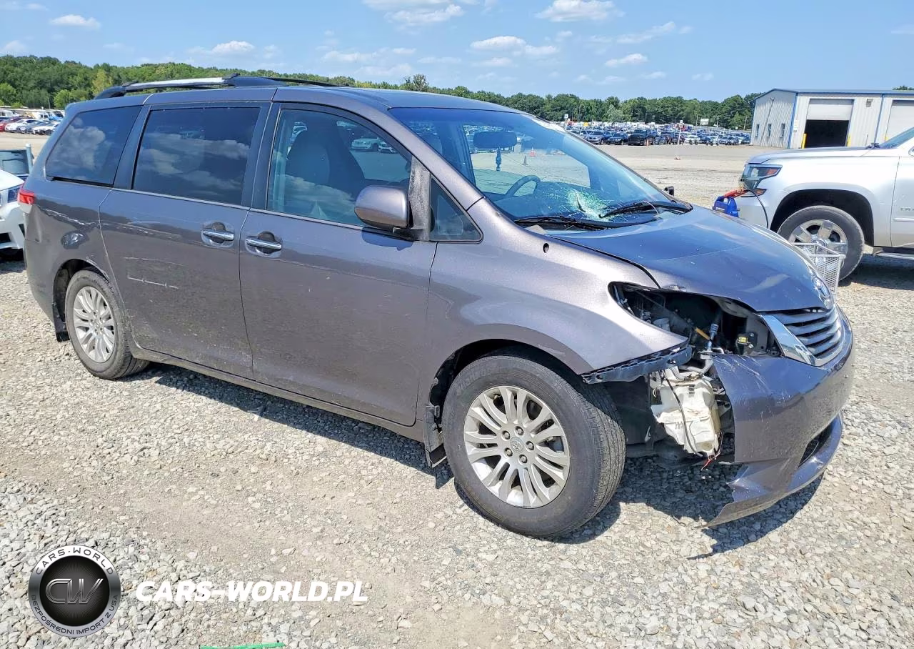 2013 Toyota Sienna Xle 8-Passenger VIN:5TDYK3DC1DS335662 - 4