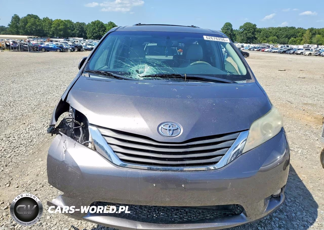 2013 Toyota Sienna Xle 8-Passenger VIN:5TDYK3DC1DS335662 - 5