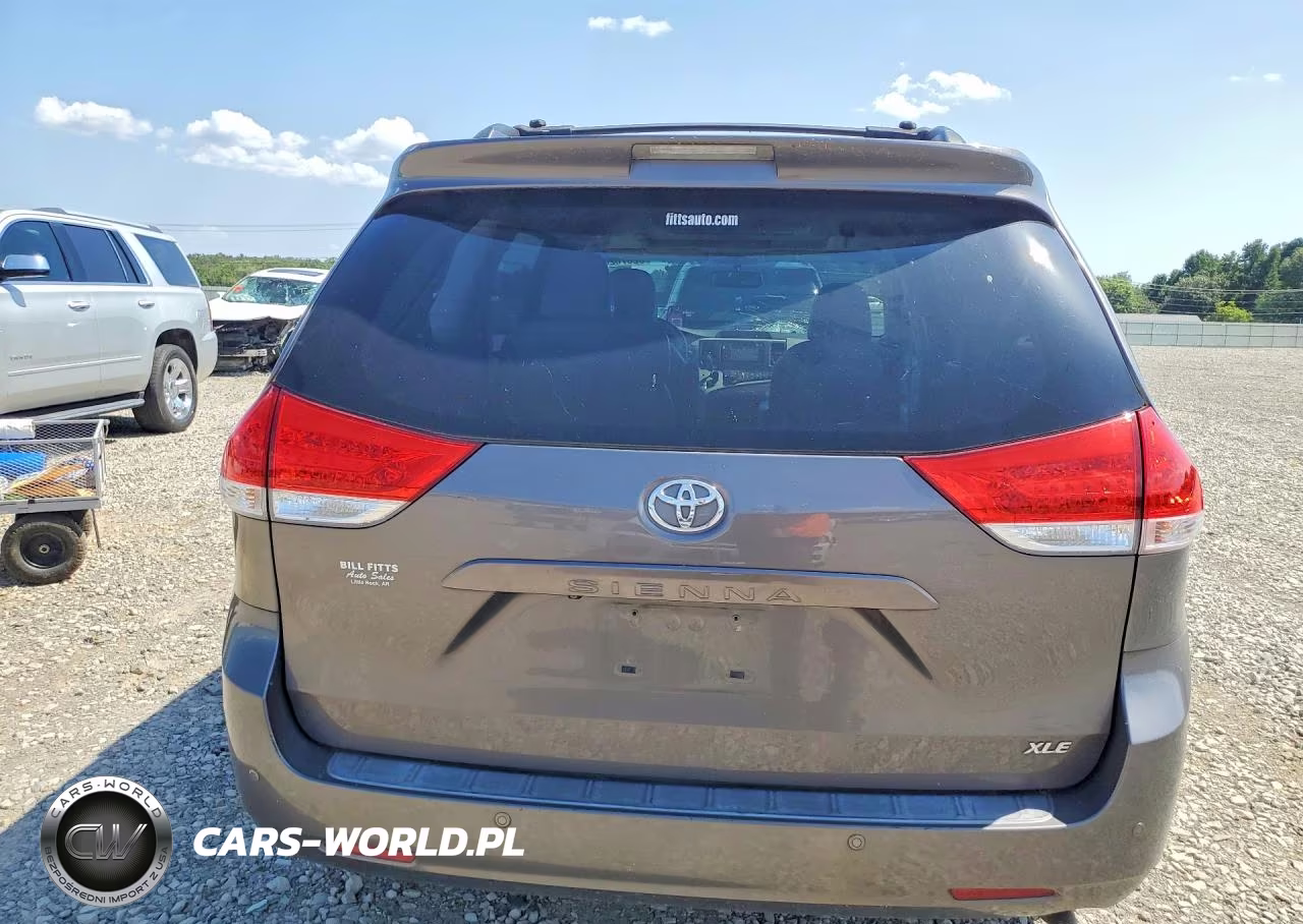 2013 Toyota Sienna Xle 8-Passenger VIN:5TDYK3DC1DS335662 - 6