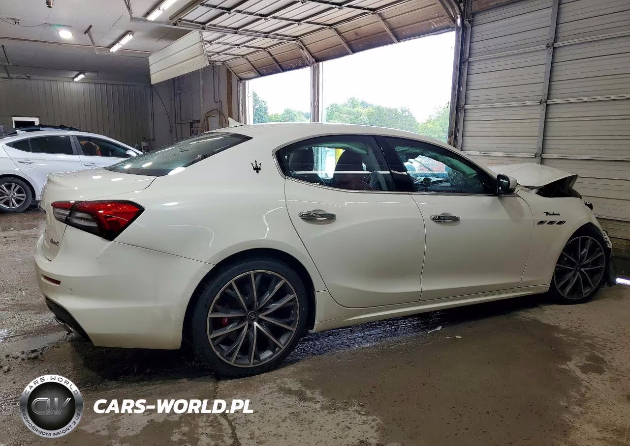2022 Maserati Ghibli Modena VIN:ZAM57YTM9NX399774 - 3