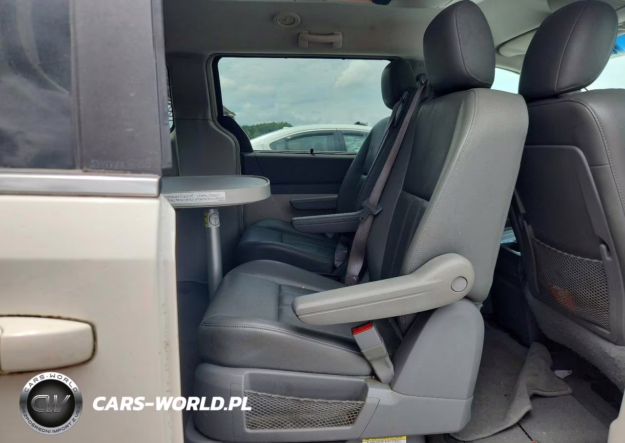 2009 Chrysler Town & Country Touring VIN:2A8HR54109R569709 - 10