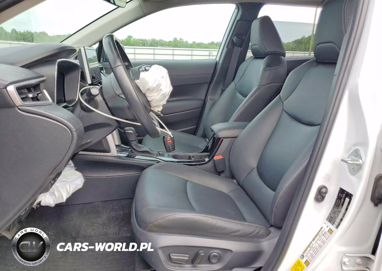2023 Toyota Corolla Cross Xle VIN:7MUDAABG3PV049625 - 7