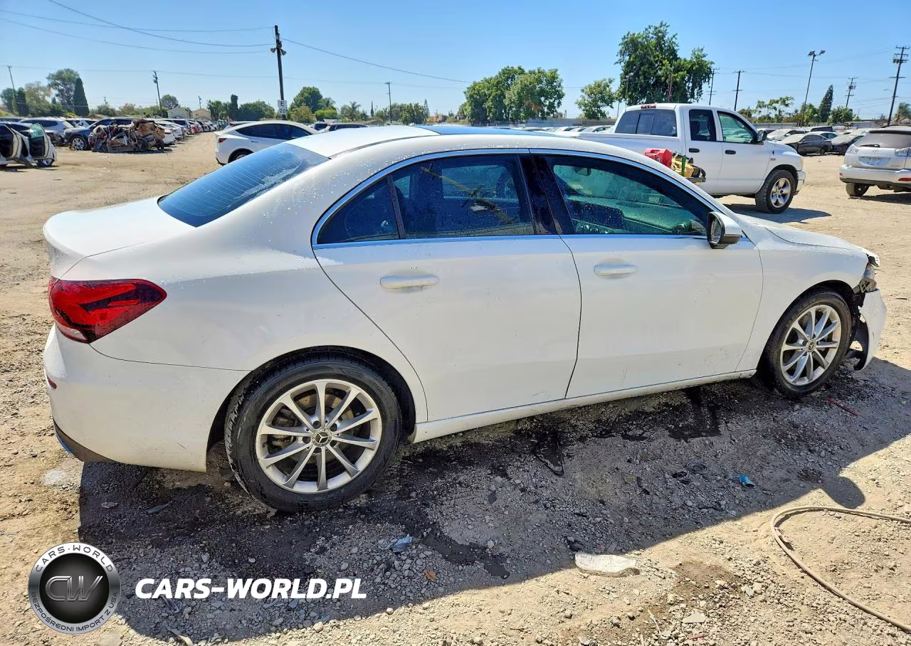 2019 Mercedes-Benz A 220 VIN:WDD3G4EBXKW017789 - 3