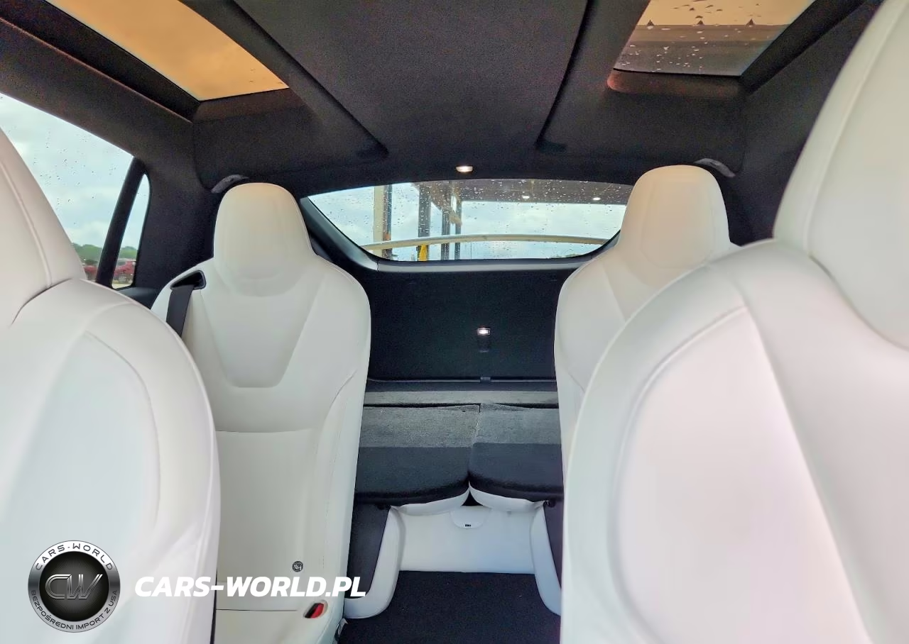 2020 Tesla Model X VIN:5YJXCBE2XLF300064 - 10