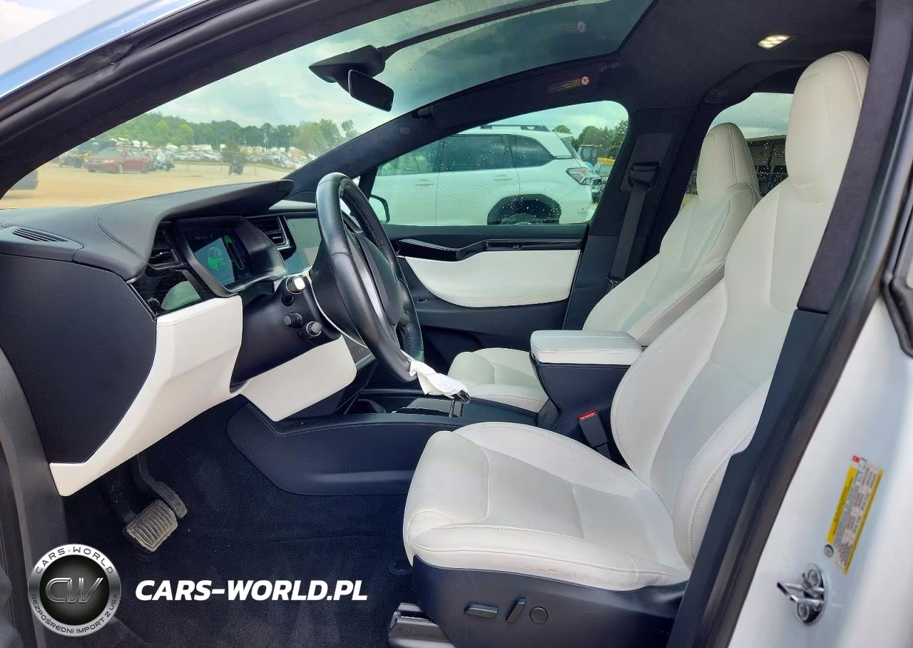 2020 Tesla Model X VIN:5YJXCBE2XLF300064 - 7
