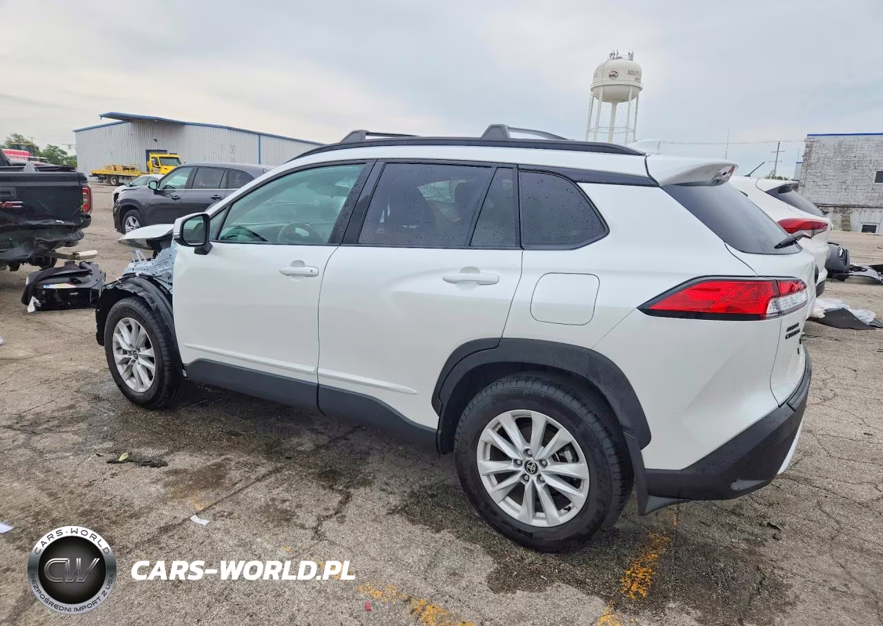 2022 Toyota Corolla Cross Le VIN:7MUBAABG9NV021574 - 2