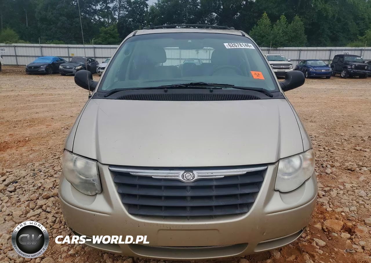 2005 Chrysler Town & Country Touring VIN:2C4GP54L65R243434 - 5