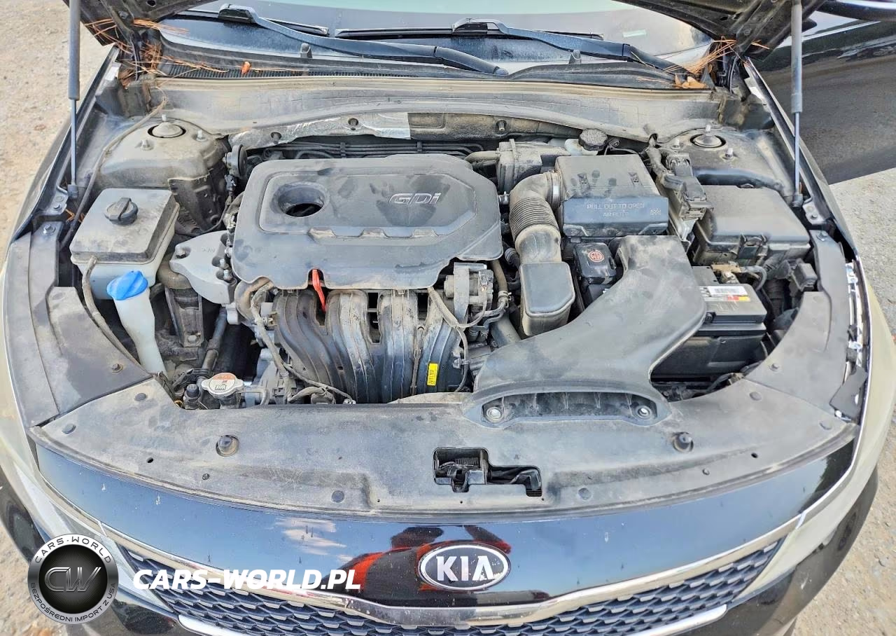 2018 Kia Optima S VIN:5XXGT4L38JG239251 - 11