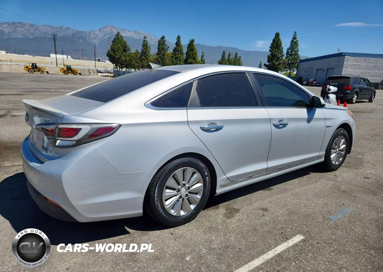 2016 Hyundai Sonata Hybrid Se VIN:KMHE24L14GA040352 - 3