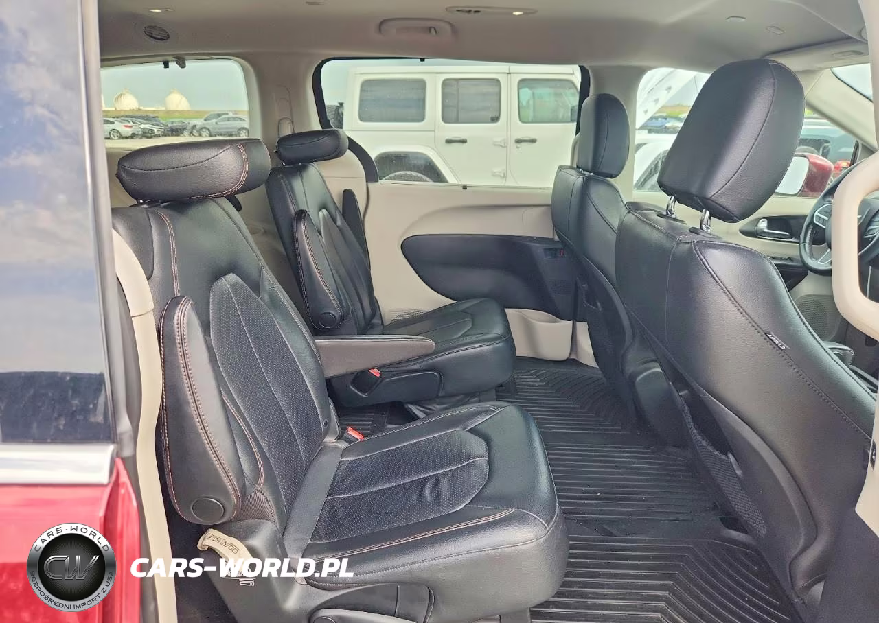 2020 Chrysler Pacifica Touring L VIN:2C4RC1BGXLR124088 - 11