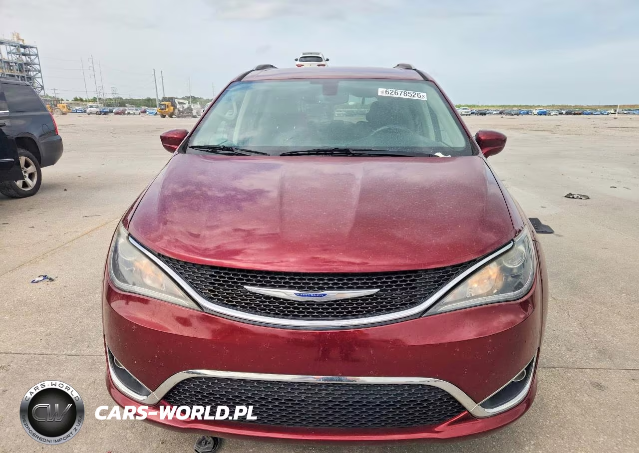 2020 Chrysler Pacifica Touring L VIN:2C4RC1BGXLR124088 - 5