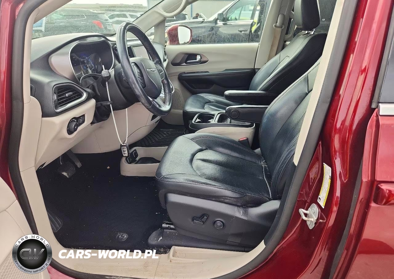 2020 Chrysler Pacifica Touring L VIN:2C4RC1BGXLR124088 - 7