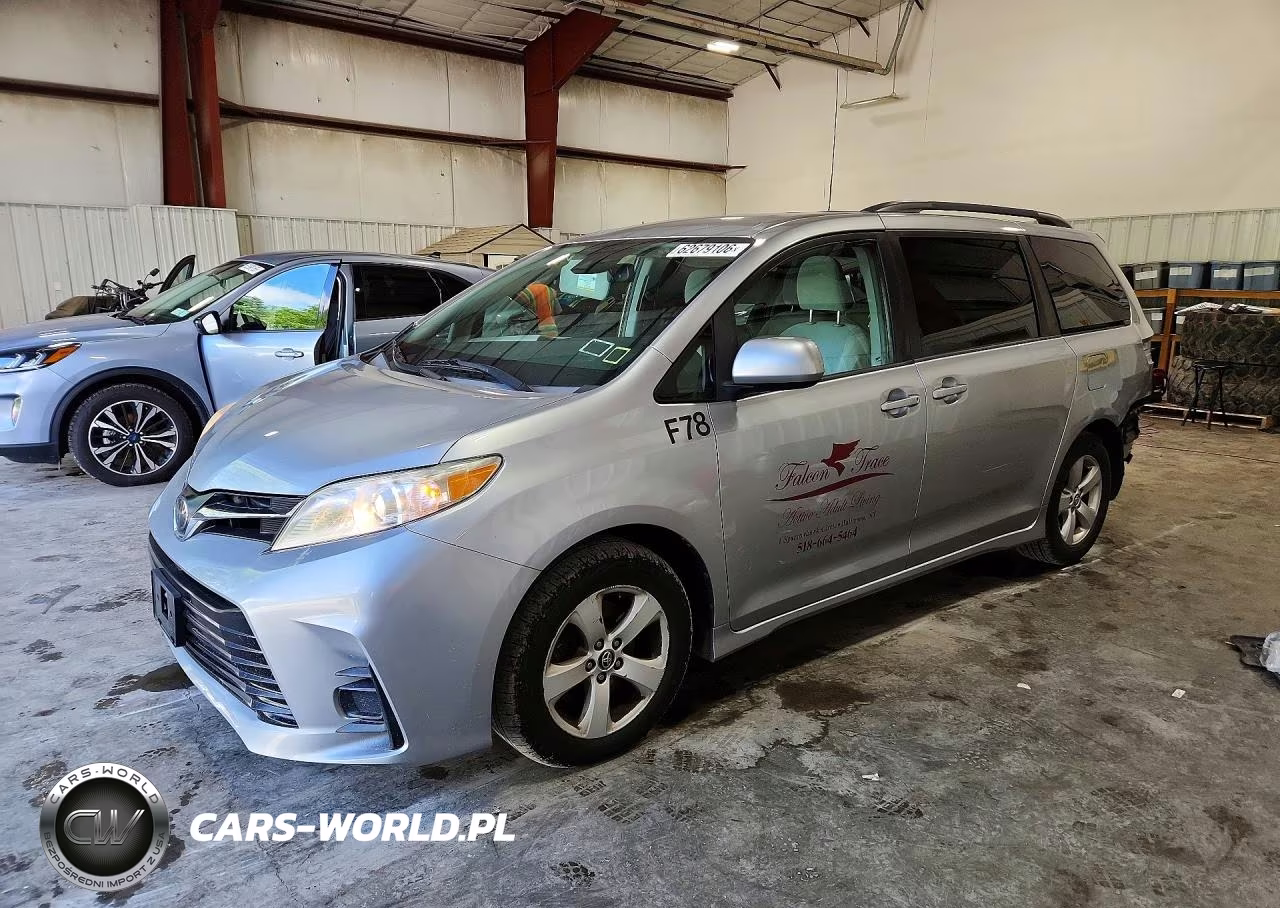 2018 Toyota Sienna Le