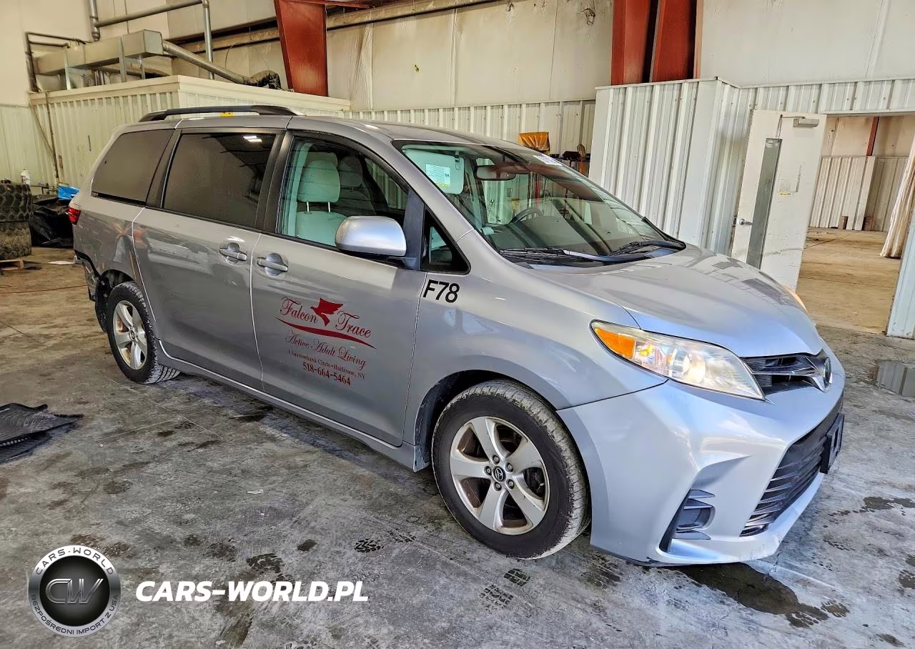 2018 Toyota Sienna Le VIN:5TDKZ3DC4JS938196 - 4