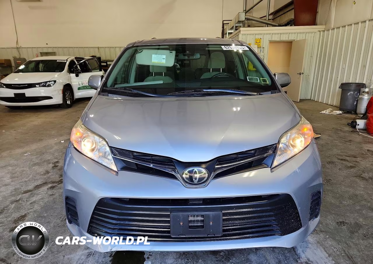 2018 Toyota Sienna Le VIN:5TDKZ3DC4JS938196 - 5