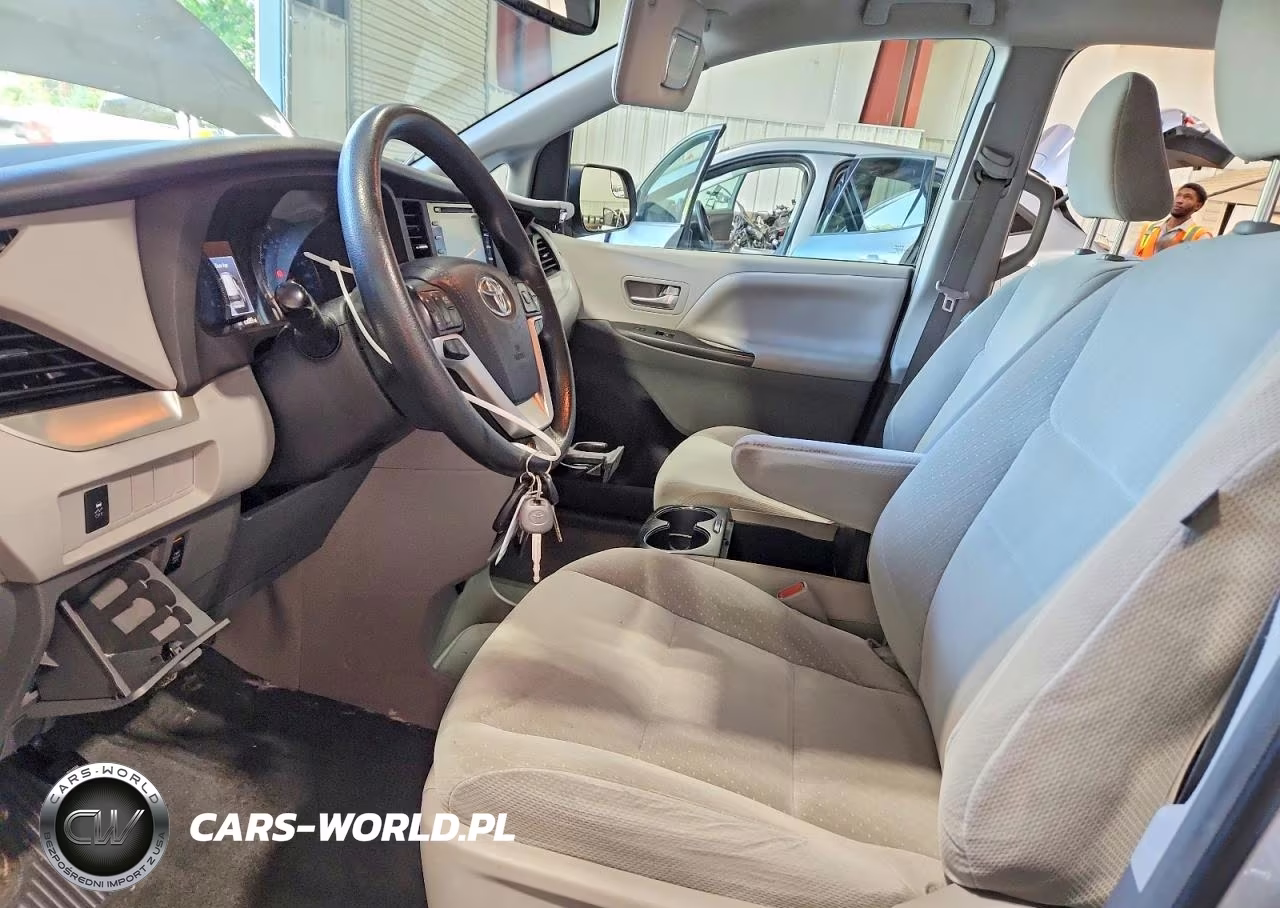 2018 Toyota Sienna Le VIN:5TDKZ3DC4JS938196 - 7