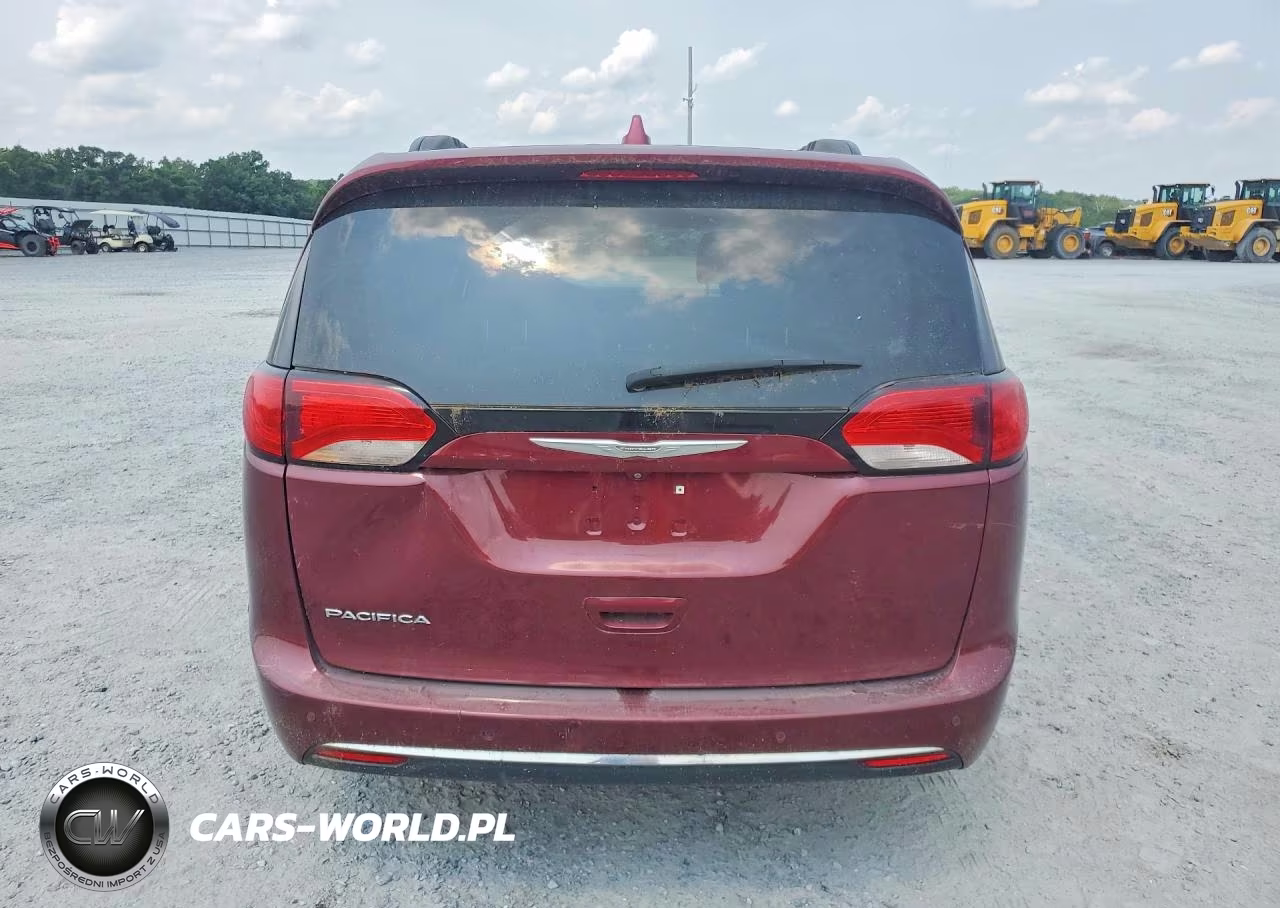 2017 Chrysler Pacifica Touring L VIN:2C4RC1BG2HR569402 - 6