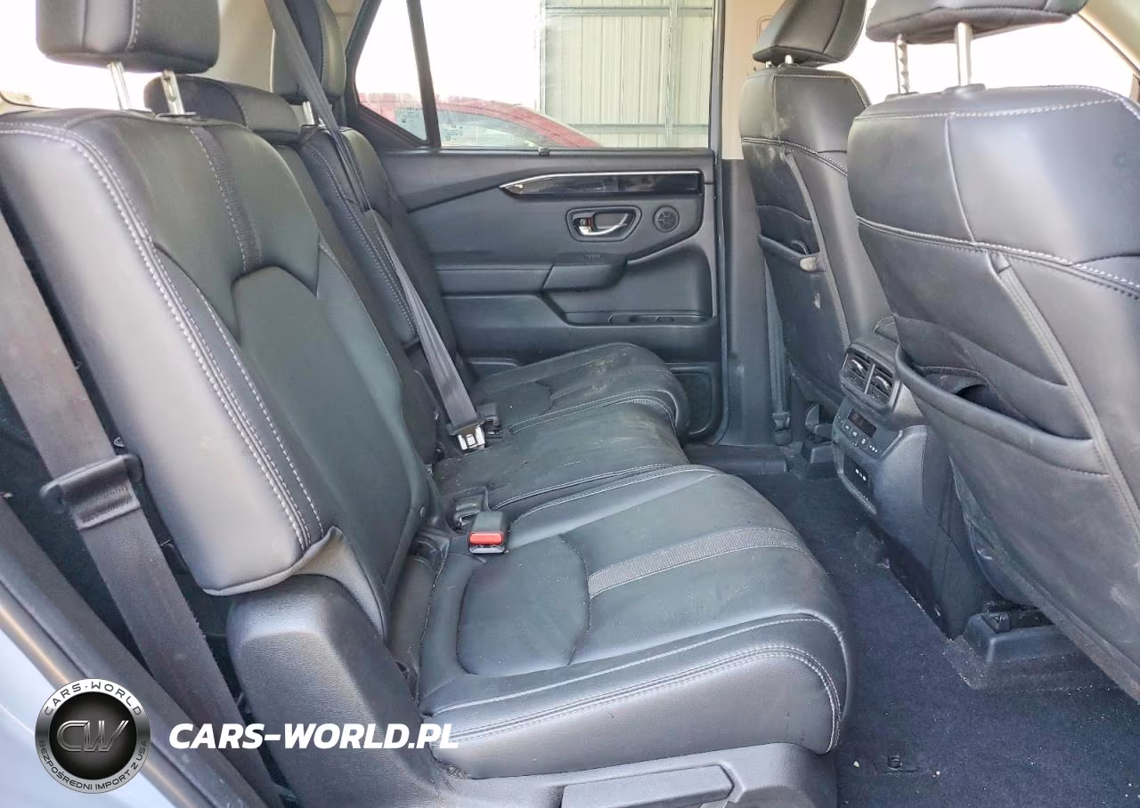 2025 Honda Pilot Touring VIN:5FNYG2H7XSB018523 - 11