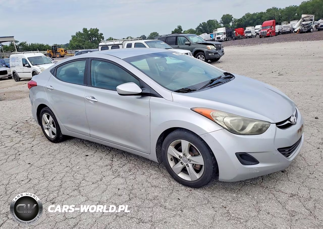 2013 Hyundai Elantra Gls VIN:5NPDH4AE3DH268285 - 4