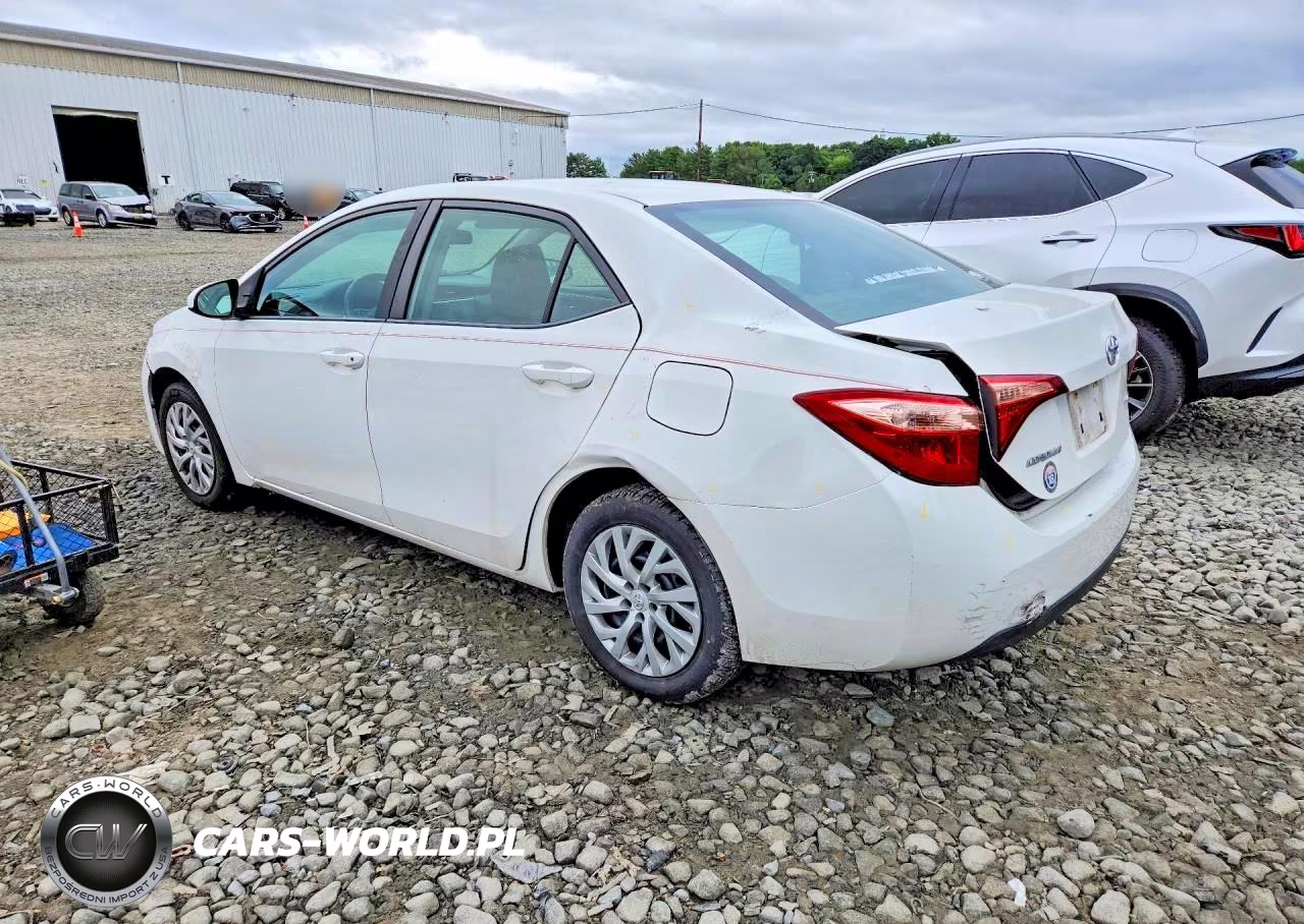 2018 Toyota Corolla Le VIN:5YFBURHE9JP813958 - 2