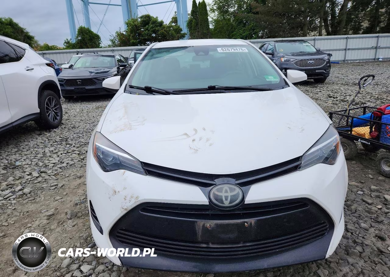 2018 Toyota Corolla Le VIN:5YFBURHE9JP813958 - 5