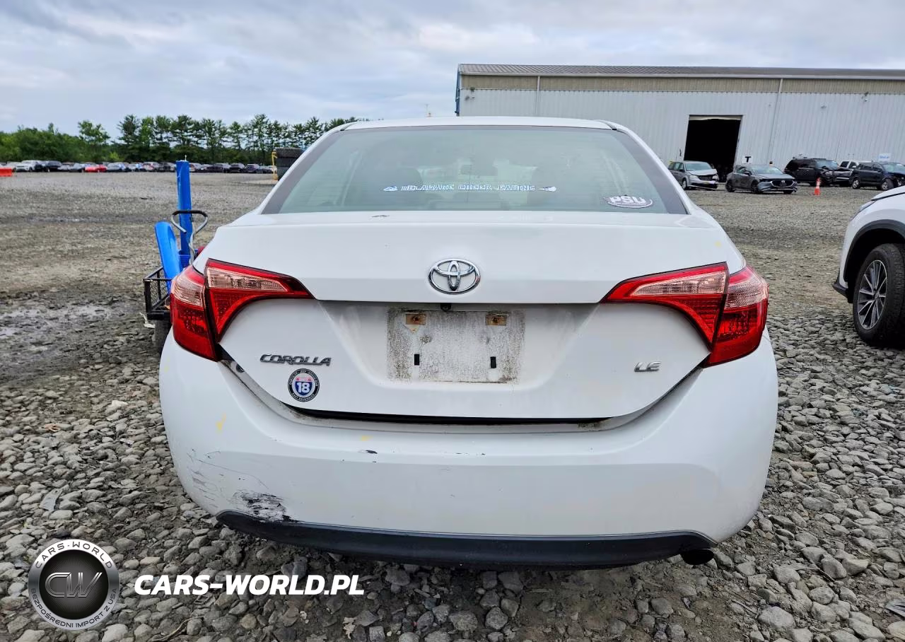2018 Toyota Corolla Le VIN:5YFBURHE9JP813958 - 6