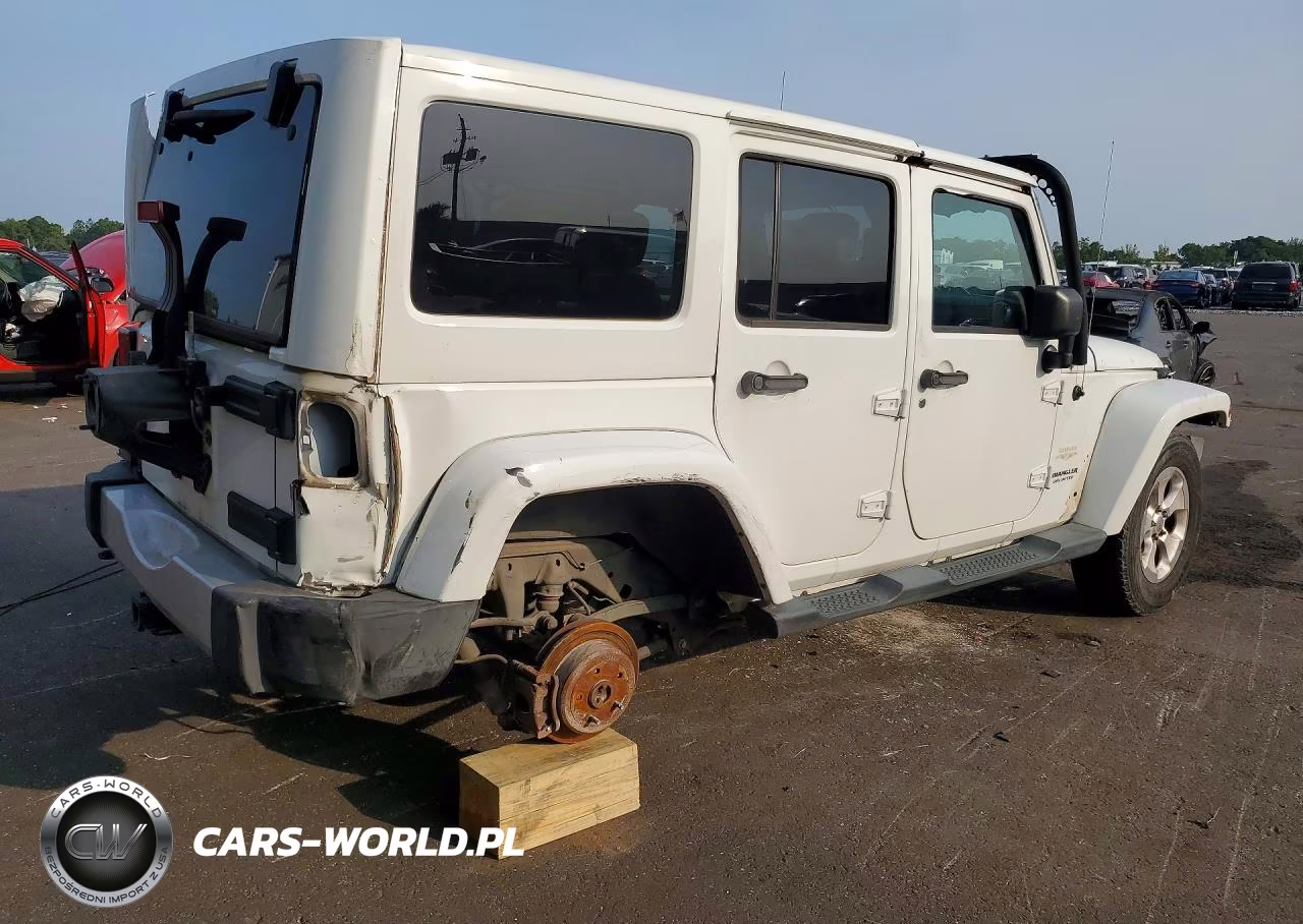 2014 Jeep Wrangler Unlimited Sahara VIN:1C4BJWEG8EL107172 - 3