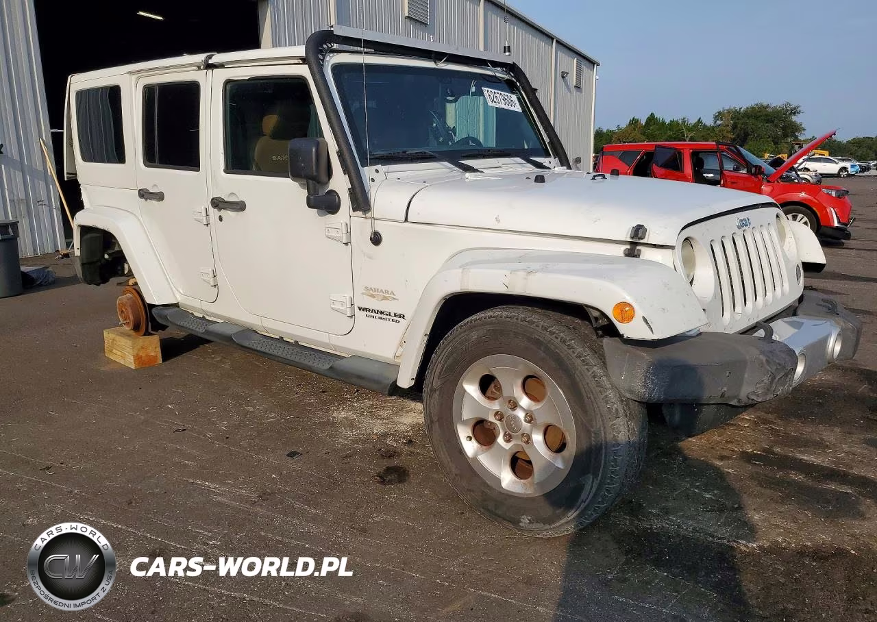 2014 Jeep Wrangler Unlimited Sahara VIN:1C4BJWEG8EL107172 - 4