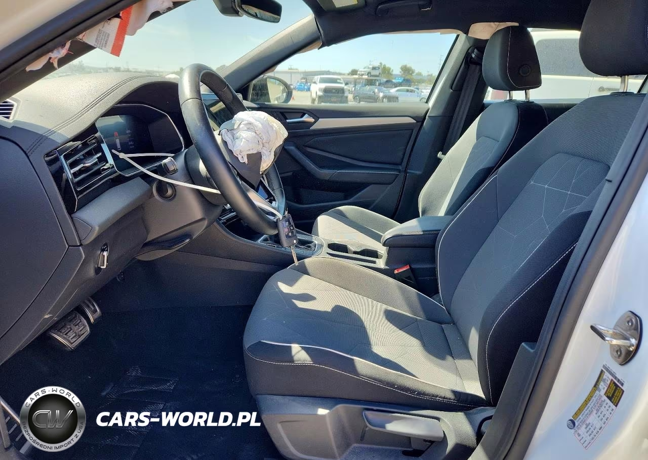 2025 Volkswagen Jetta Sport VIN:3VWBX7BU6SM038150 - 7