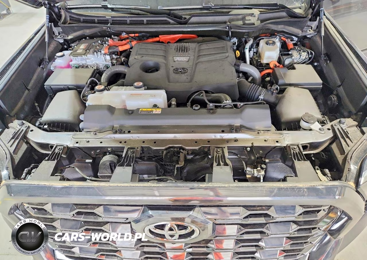 2026 Toyota Tundra Hybrid Platinum Hybrid Crewmax 5.5' Bed VIN:5TFNC5DB0TX117241 - 11
