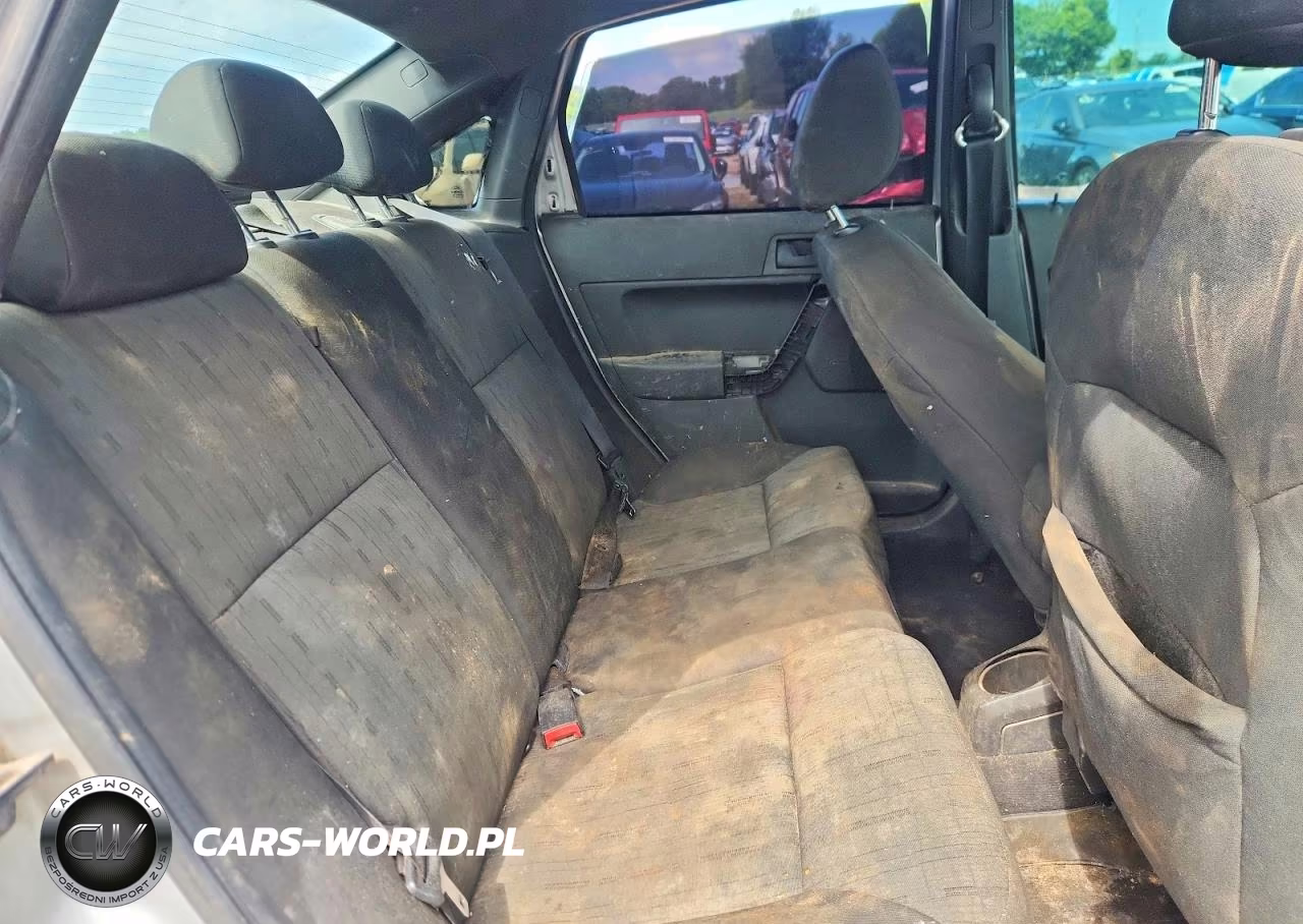 2010 Ford Focus Se VIN:1FAHP3FN1AW198529 - 10