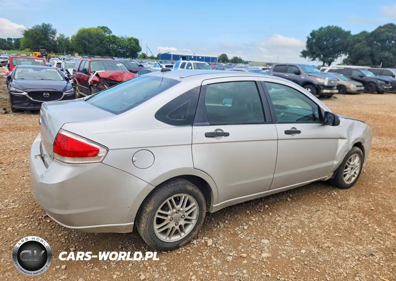 2010 Ford Focus Se VIN:1FAHP3FN1AW198529 - 3
