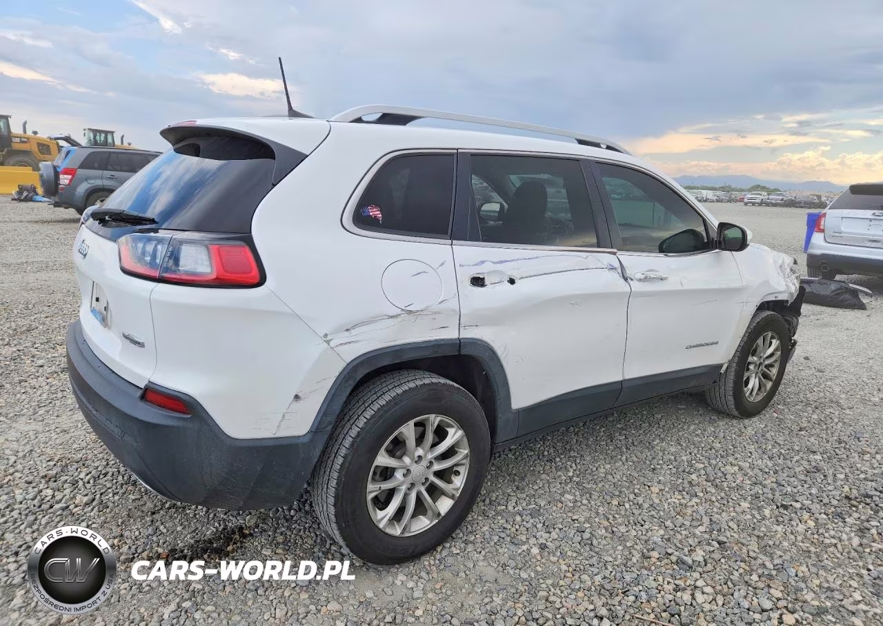 2019 Jeep Cherokee Latitude VIN:1C4PJMCX0KD281370 - 3