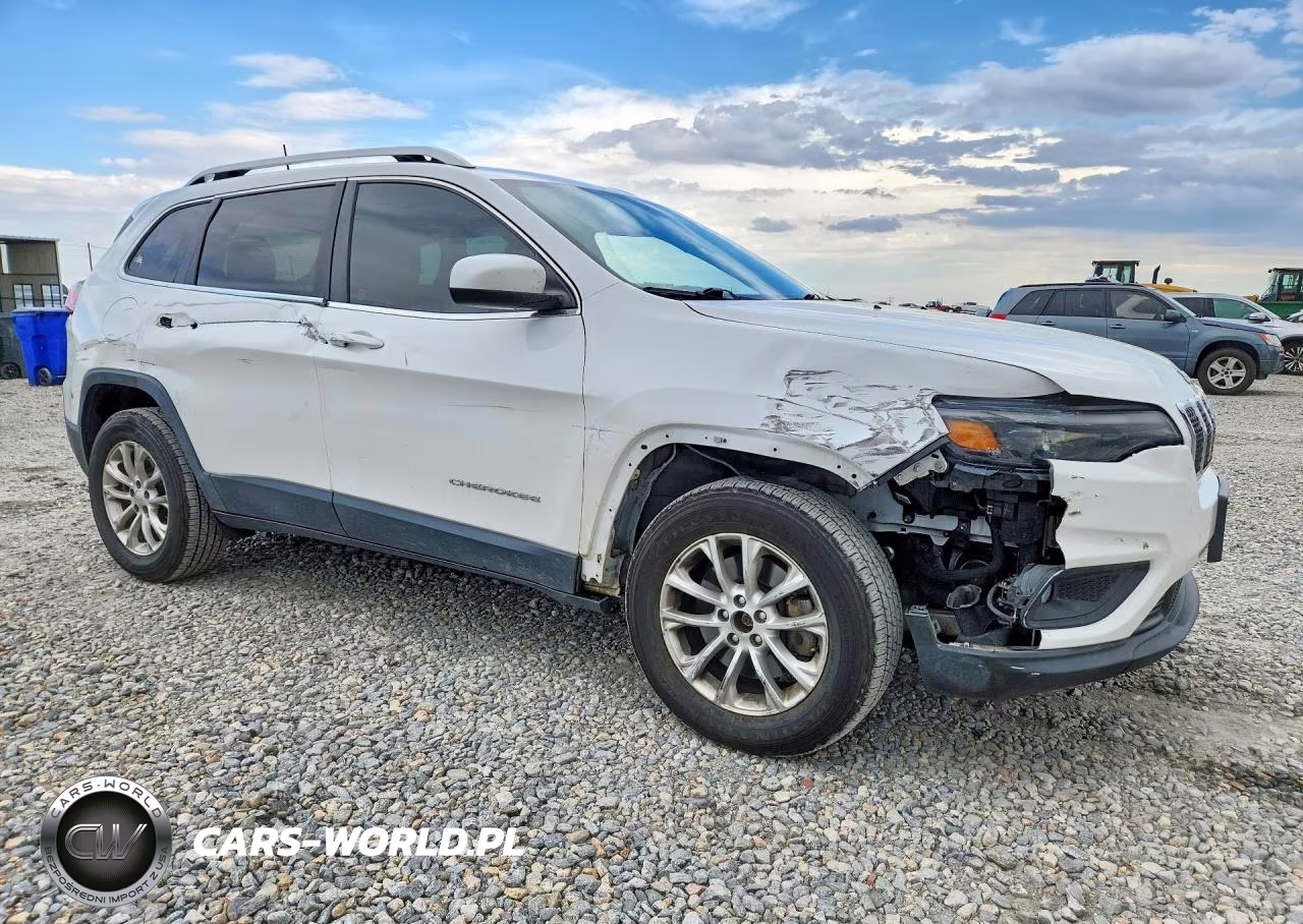 2019 Jeep Cherokee Latitude VIN:1C4PJMCX0KD281370 - 4