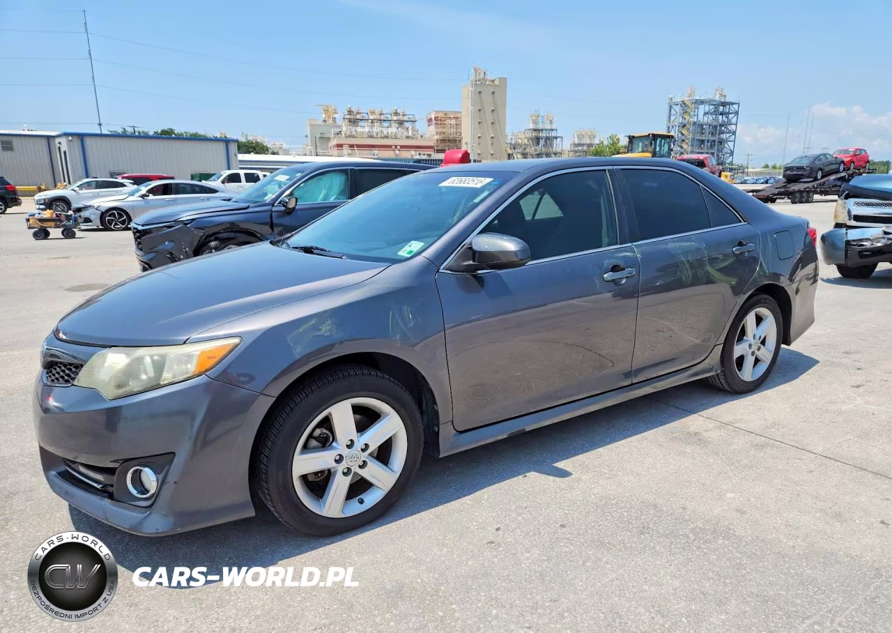 2013 Toyota Camry Se – zdjęcie 1 z 12